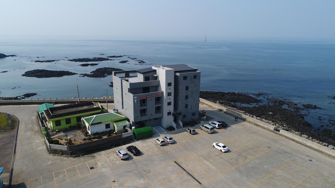 Hotel52 Seogwipo Bagian luar foto