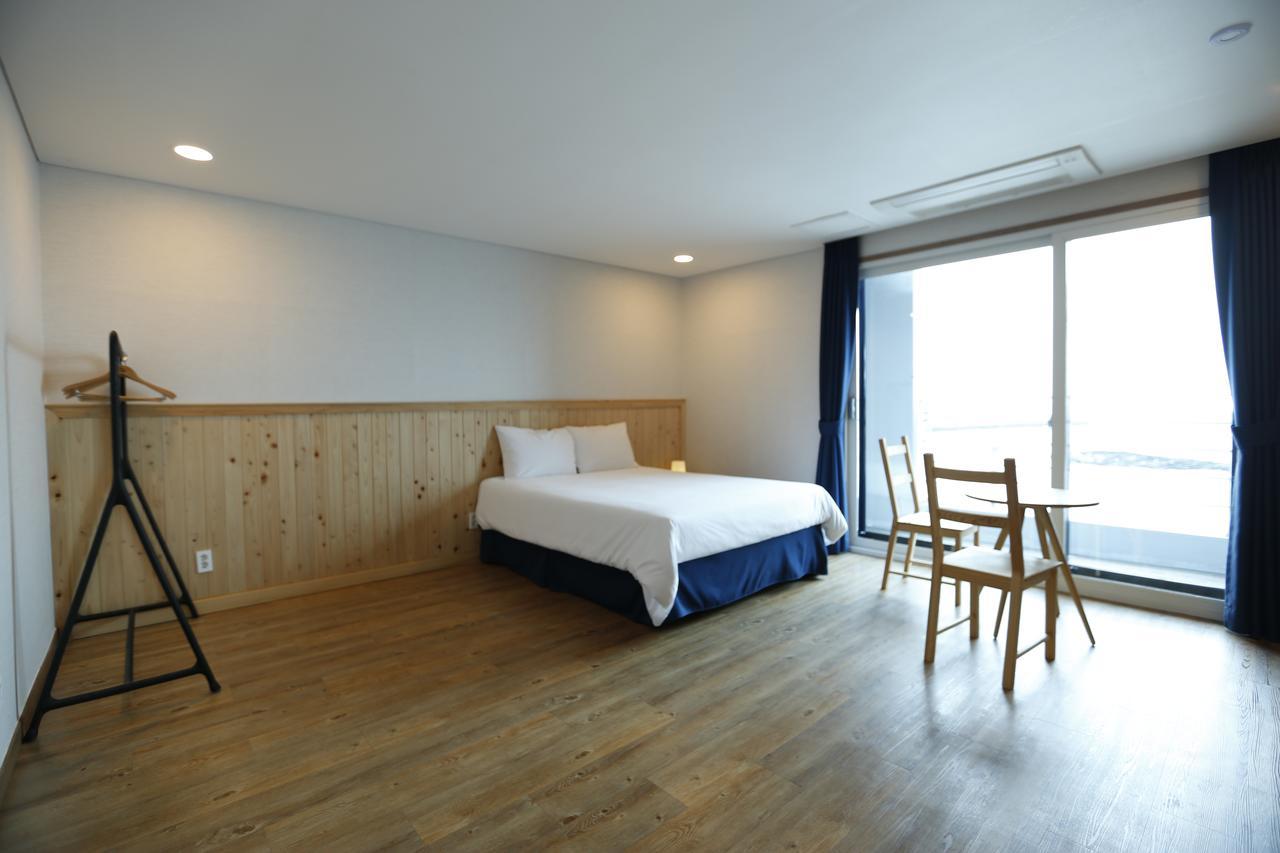 Hotel52 Seogwipo Bagian luar foto