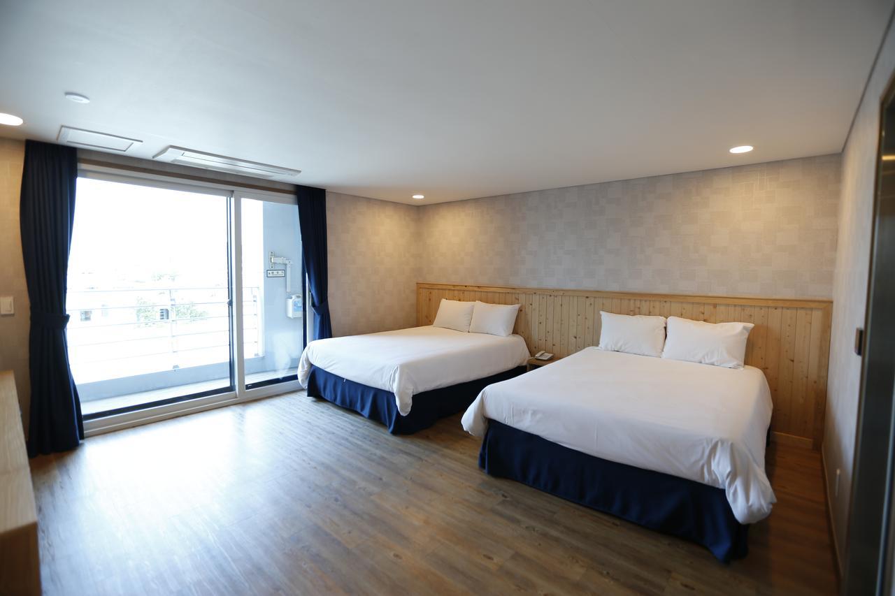 Hotel52 Seogwipo Bagian luar foto