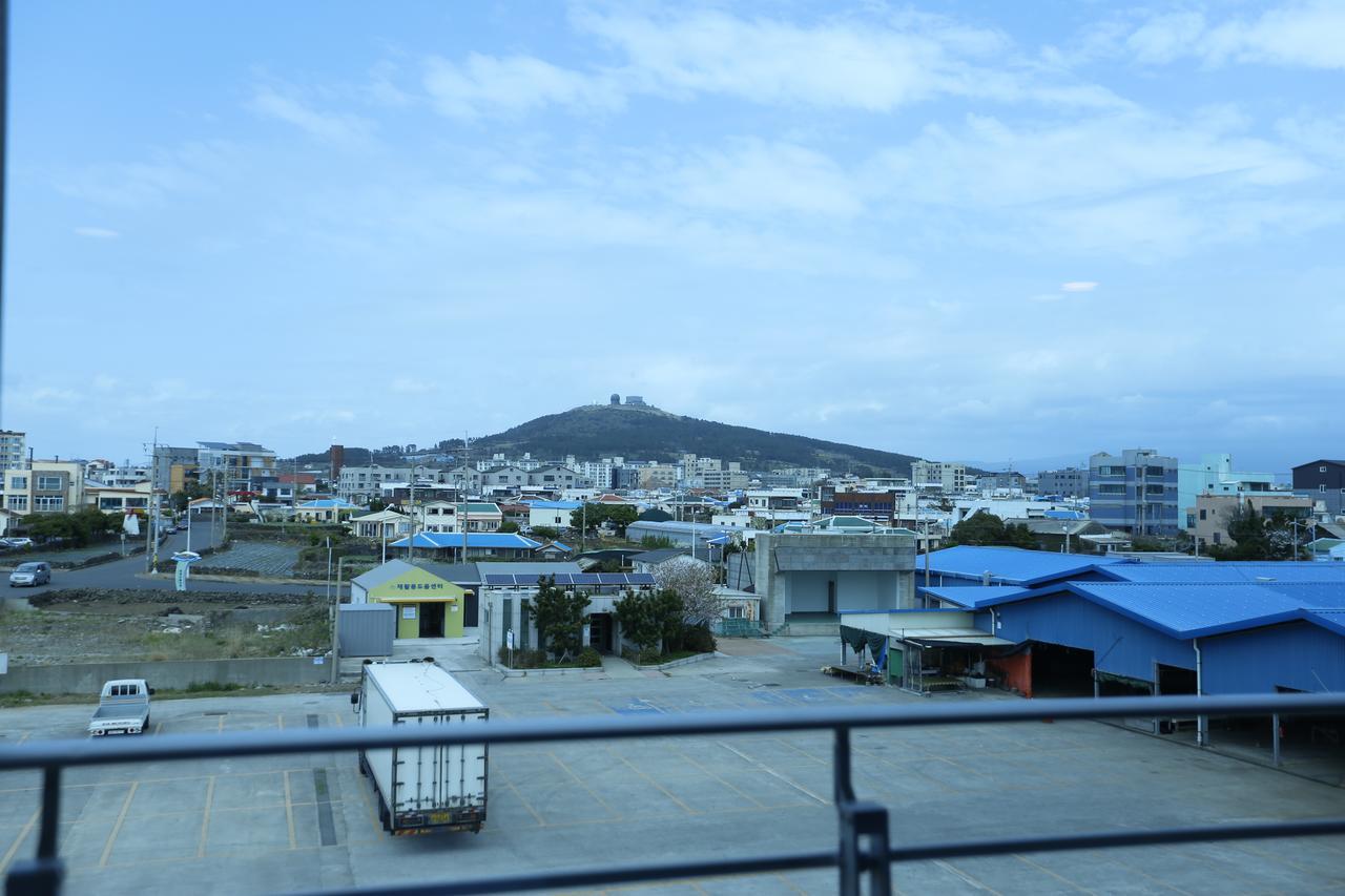 Hotel52 Seogwipo Bagian luar foto